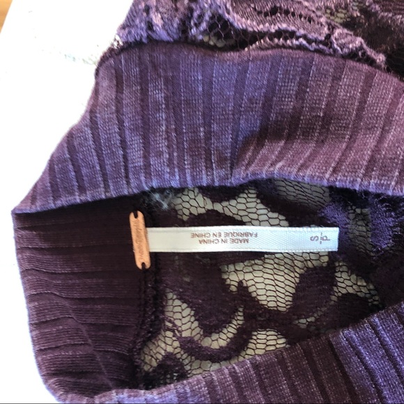 FREE PEOPLE BURGUNDY TURTLENECK - Picture 5 of 5